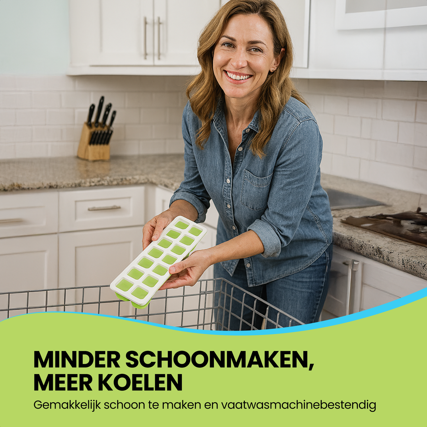 TTD® Siliconen IJsblokjesvorm met Deksel - Set van 4 - 14 x 4 IJsblokjes - Stapelbaar - BPA Vrij - IJsblokjes Zijn Makkelijk uit te Drukken